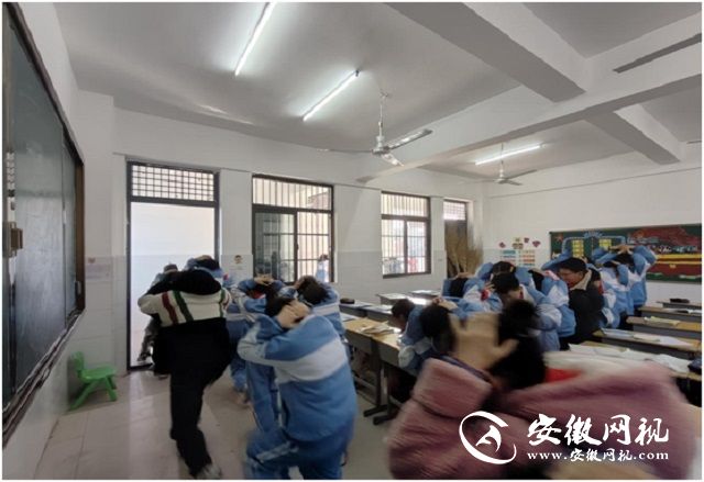 f06ab9d4d64621cbbef6288e8f63852e.jpg