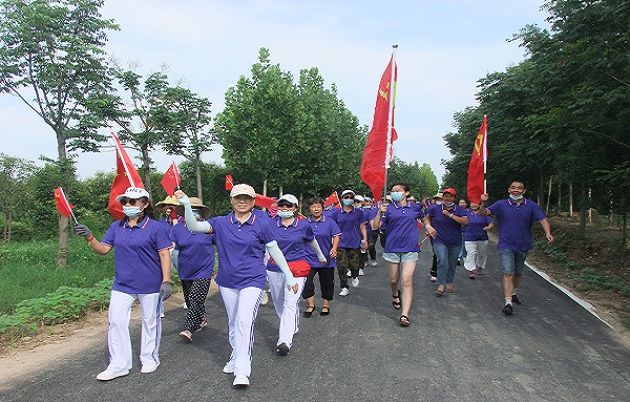 附件1：阔步向前健步走.JPG